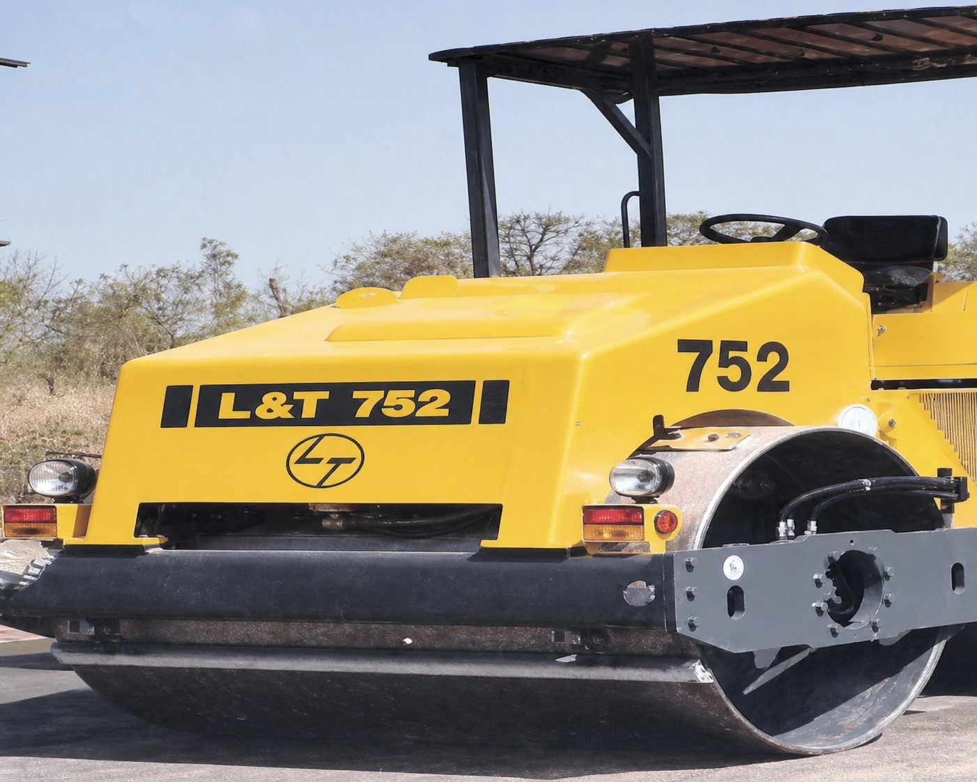 L&T 752 road roller of the company fleet